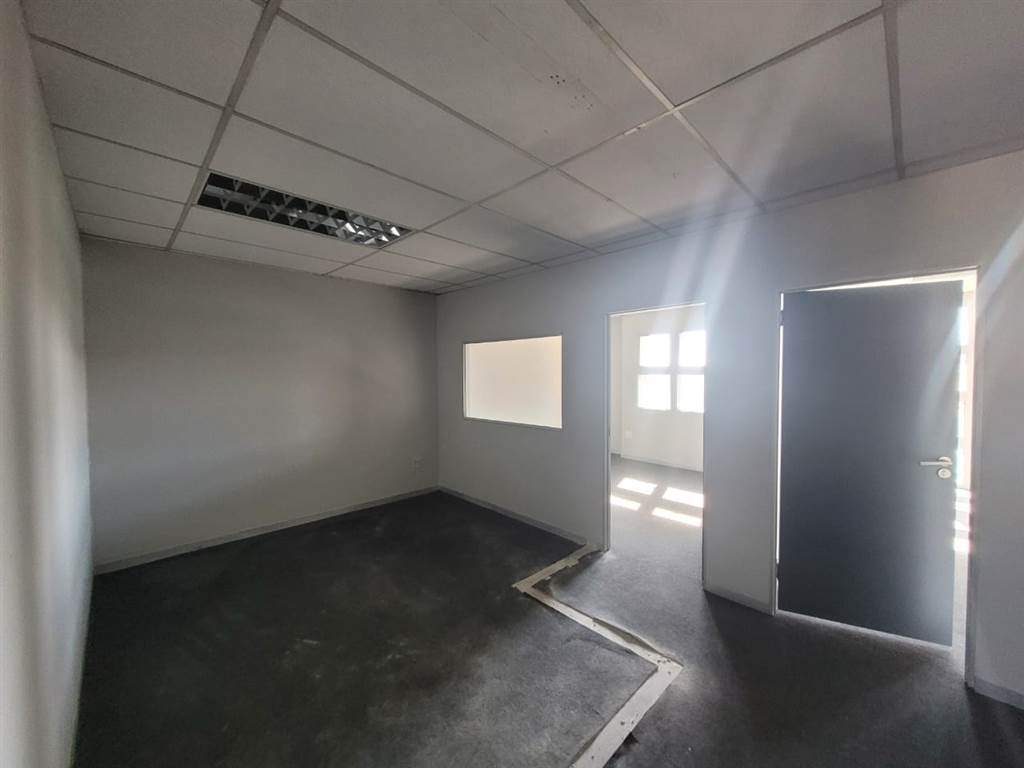 124  m² Commercial space in Highveld photo number 6