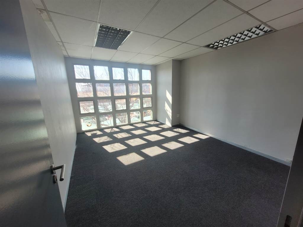 124  m² Commercial space in Highveld photo number 2