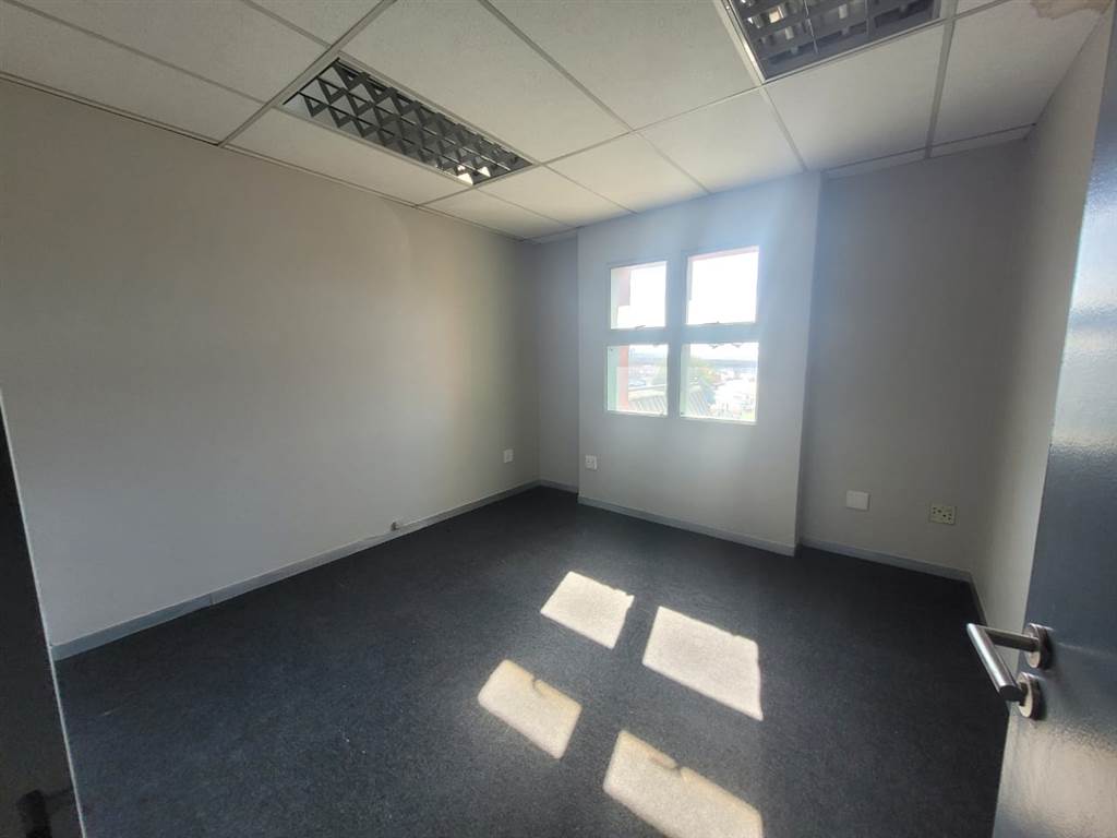 124  m² Commercial space in Highveld photo number 5