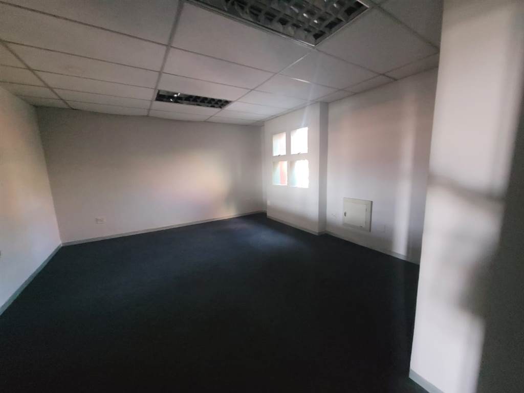 124  m² Commercial space in Highveld photo number 7