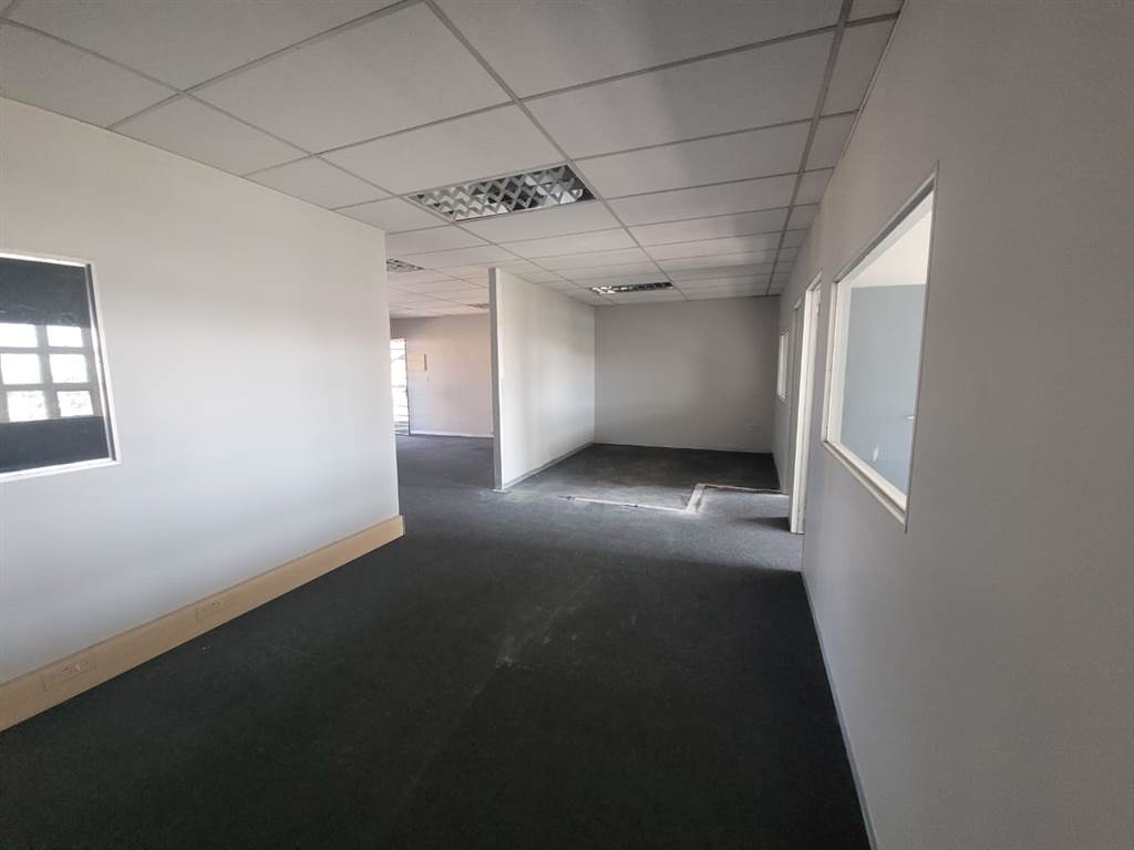 124  m² Commercial space in Highveld photo number 3
