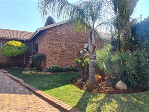 6 Bed House in Presidents Dam