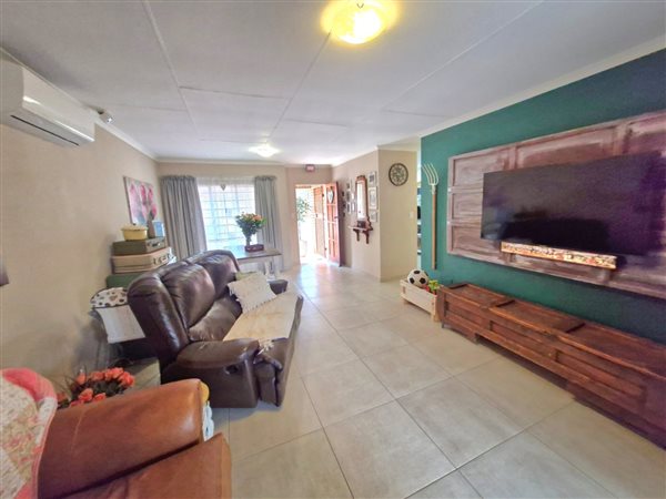 2 Bedroom Townhouse 2 Bedroom Townhouse