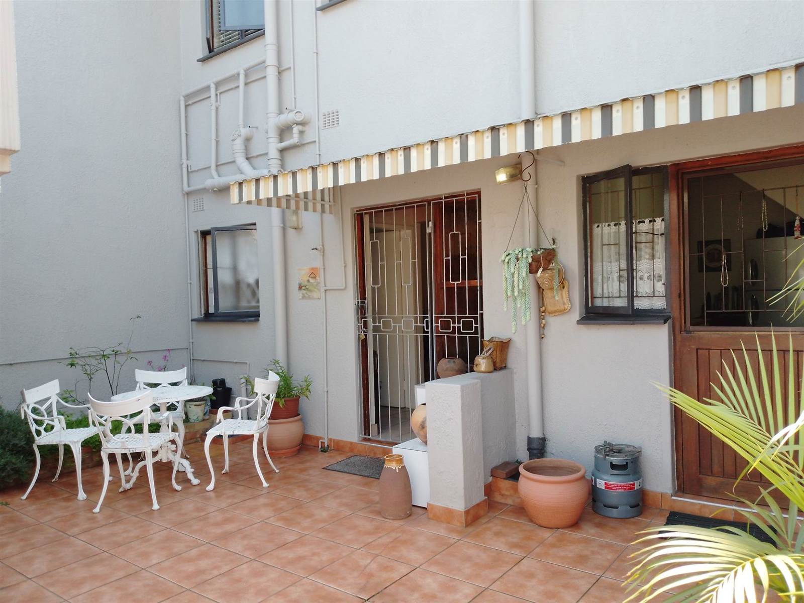 3 Bed Townhouse in Pinelands photo number 3