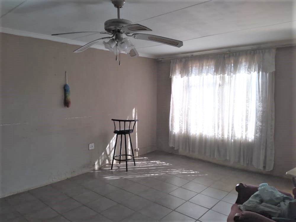 3 Bed House in Tembisa photo number 17