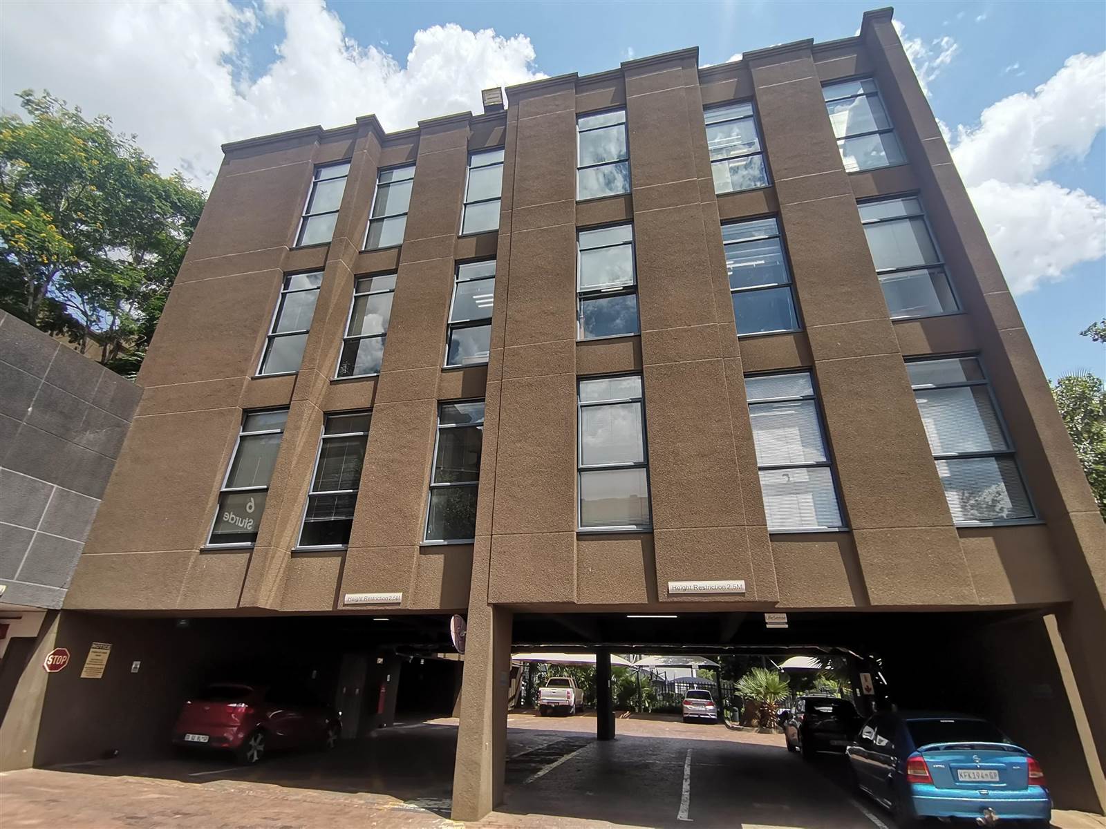 336  m² Commercial space in Rosebank photo number 3