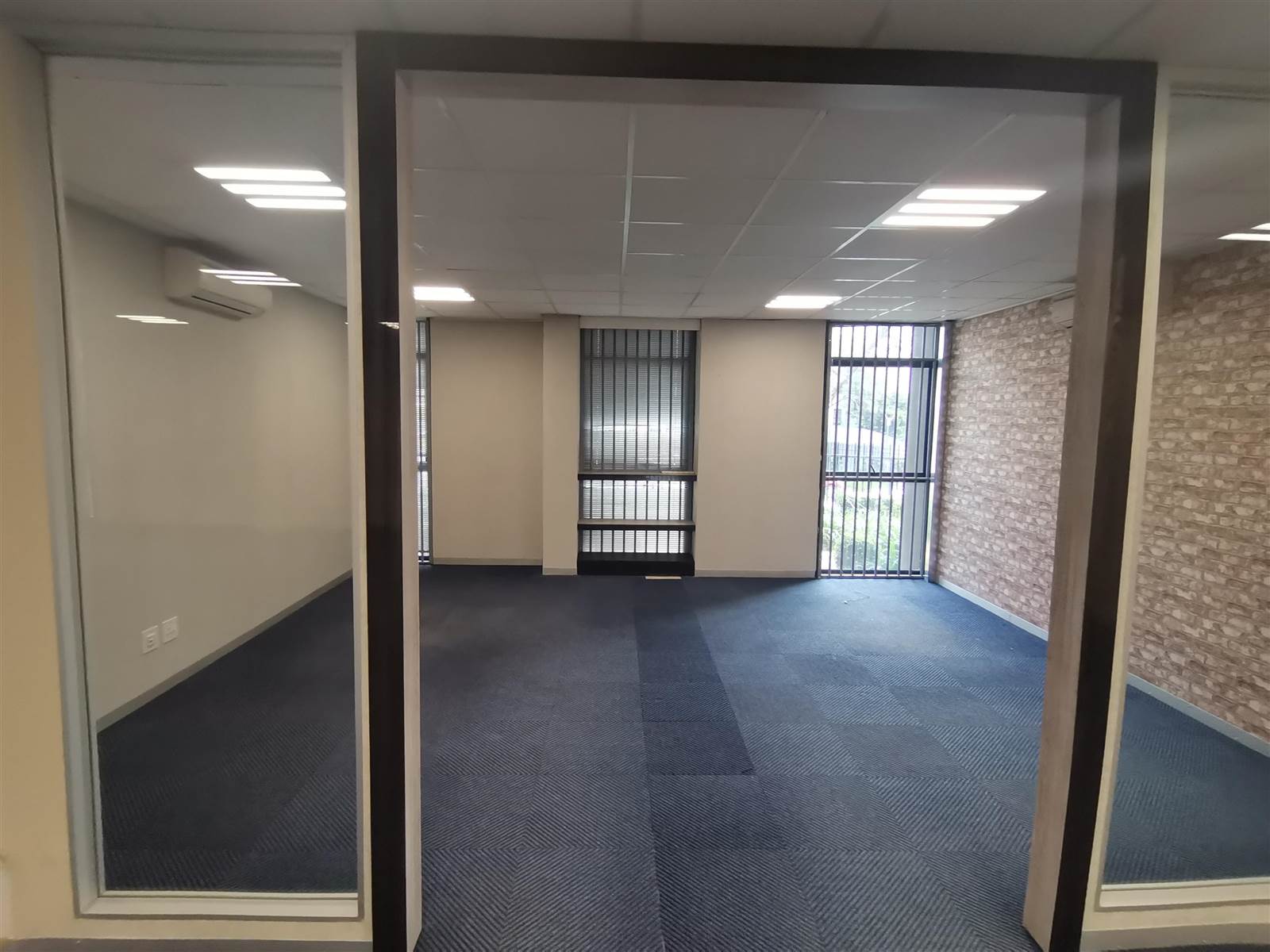 336  m² Commercial space in Rosebank photo number 16
