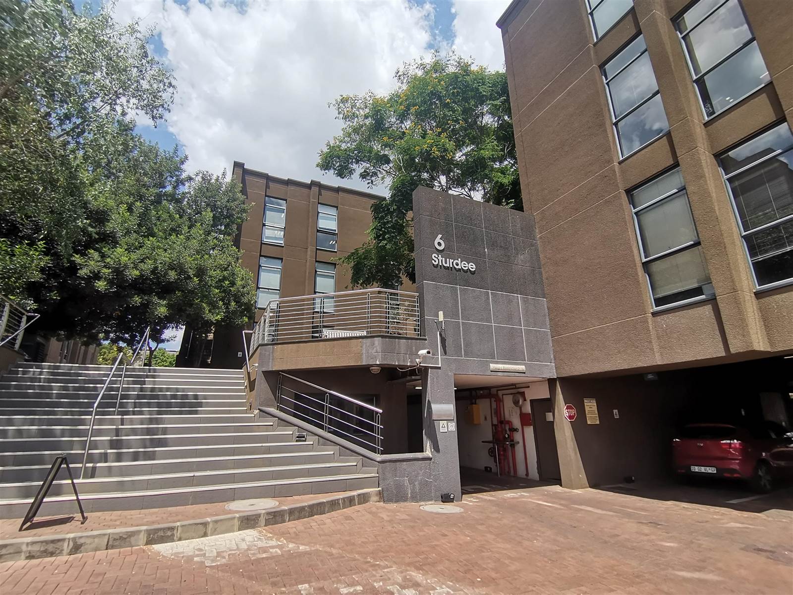 336  m² Commercial space in Rosebank photo number 1