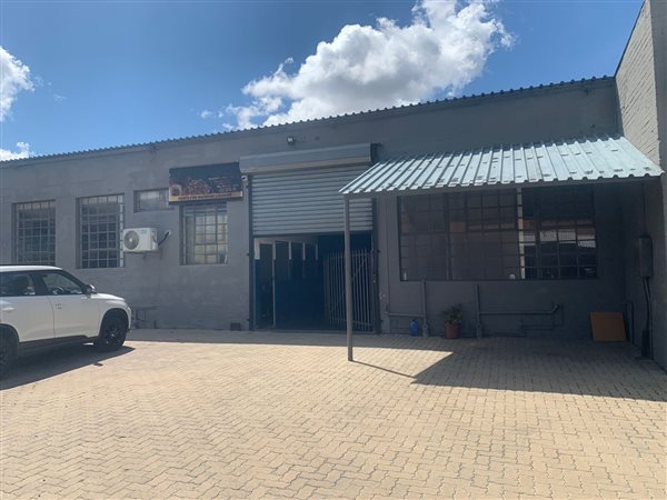 240  m² Commercial space