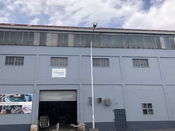 1 080  m² Industrial space