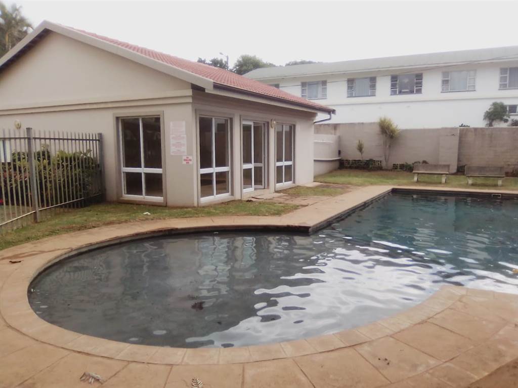 3 Bed Flat in Shelly Beach photo number 2