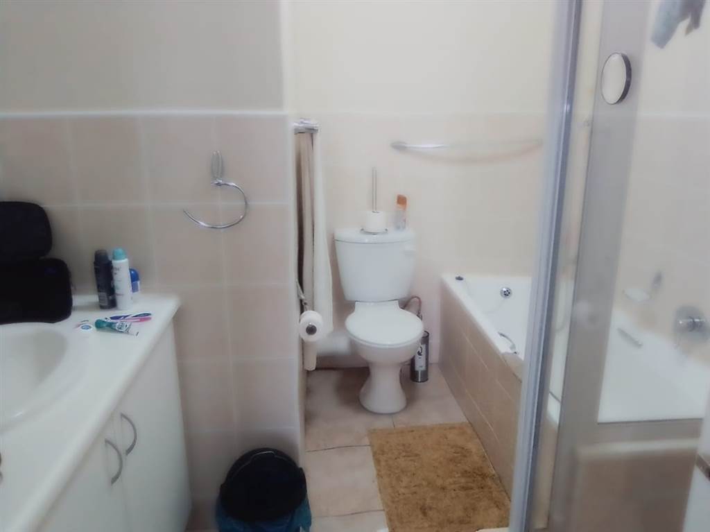 3 Bed Flat in Shelly Beach photo number 12