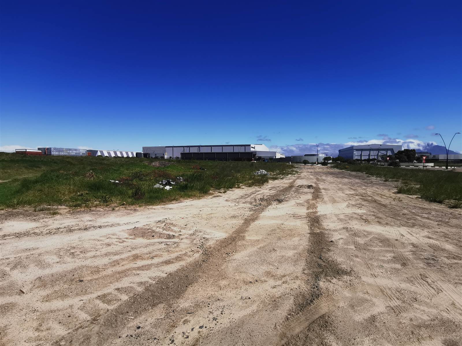 2.4 ha Land available in Milnerton photo number 4