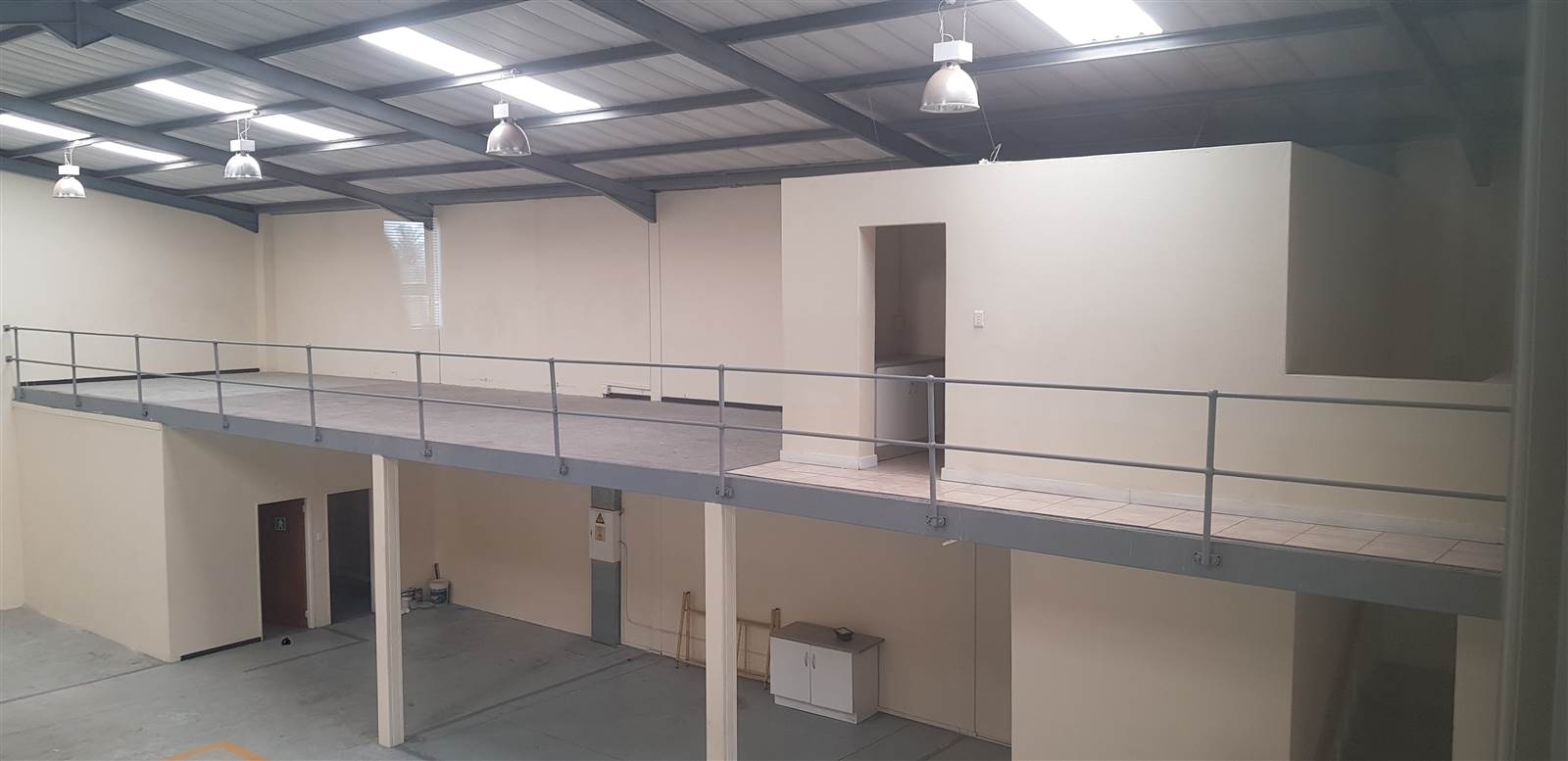 676  m² Commercial space in Rooihuiskraal North photo number 11