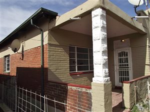 8 Bed House in Rosettenville