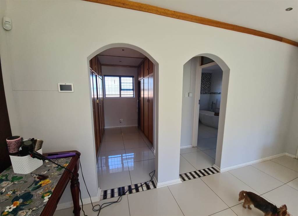 4 Bed House in Aliwal North photo number 17