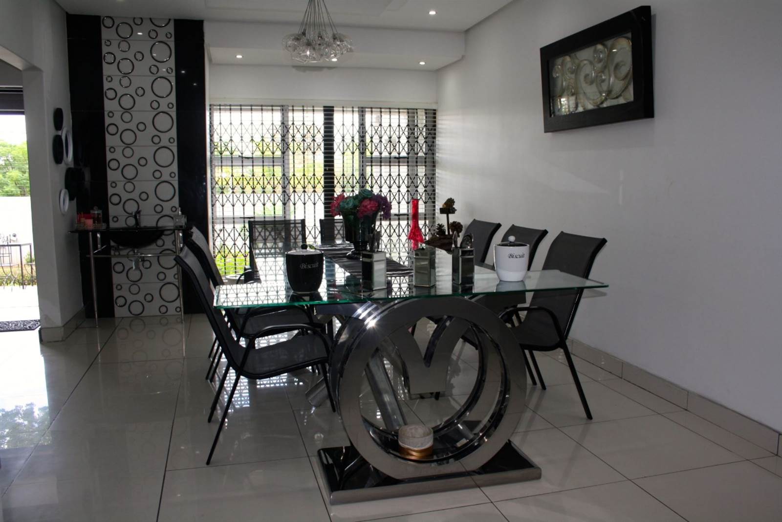 6 Bed House in Vryheid photo number 13