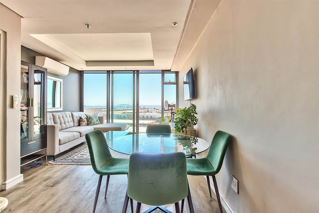1 Bed Apartment in Foreshore photo number 4