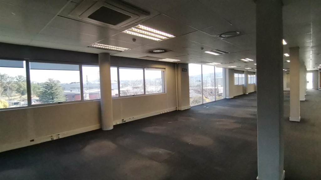 402  m² Commercial space in Bedfordview photo number 29