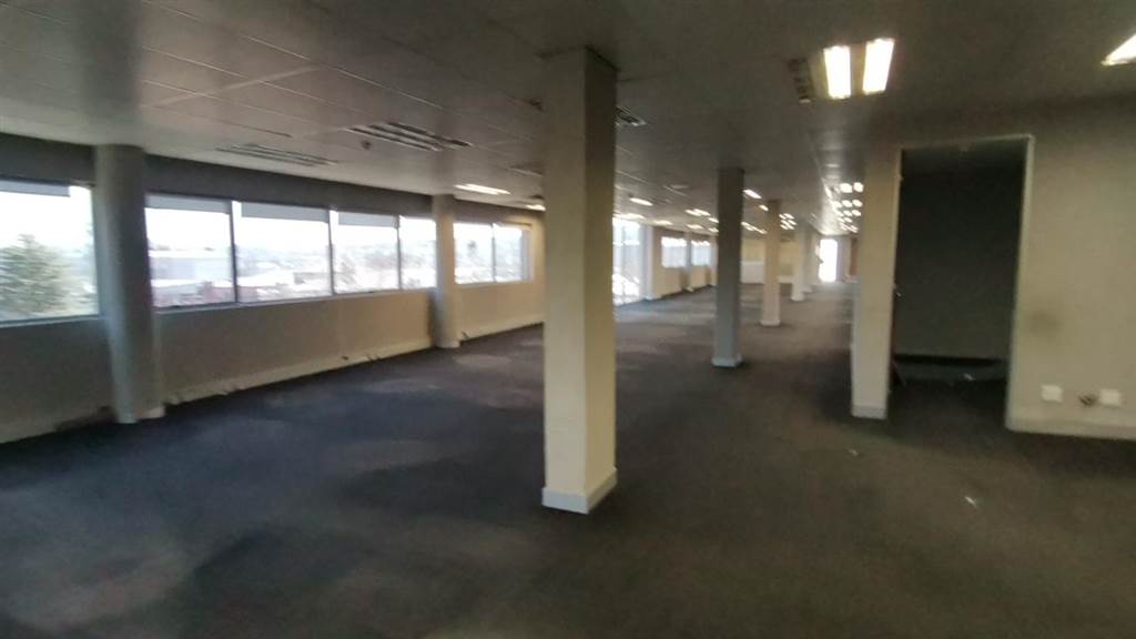 402  m² Commercial space in Bedfordview photo number 27
