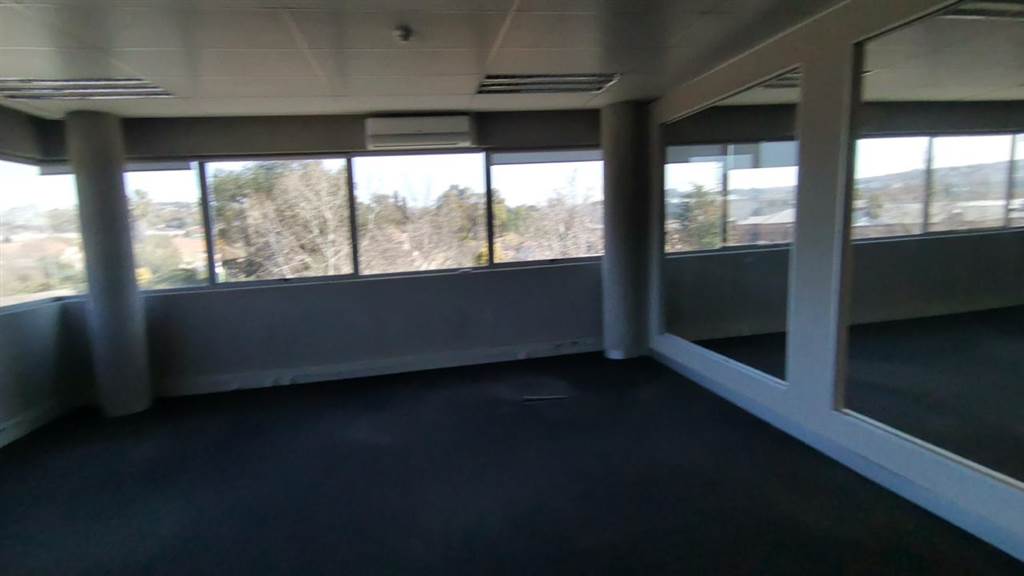 402  m² Commercial space in Bedfordview photo number 25