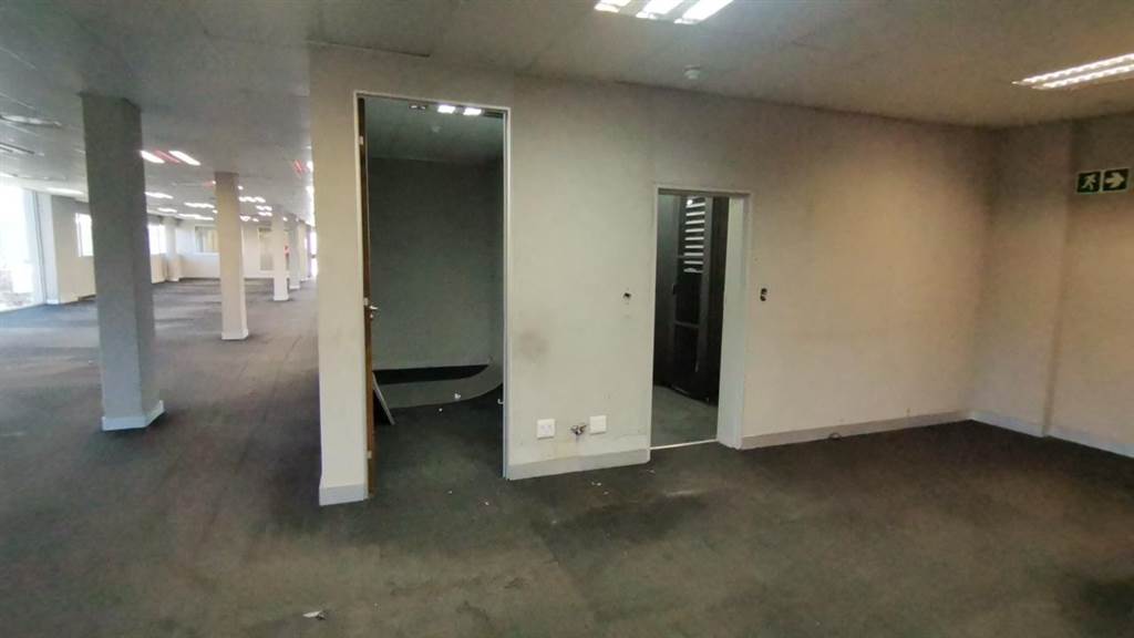 402  m² Commercial space in Bedfordview photo number 28
