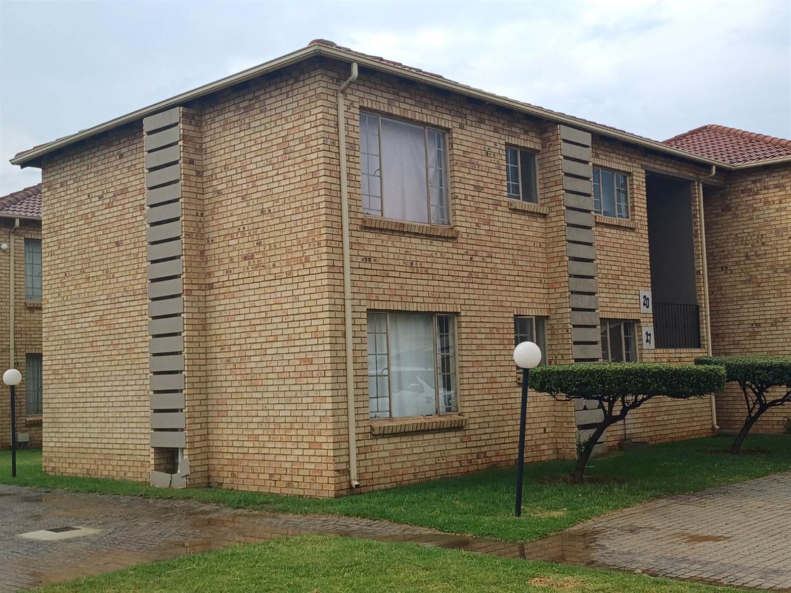 2 Bed Townhouse in Mantevrede photo number 3