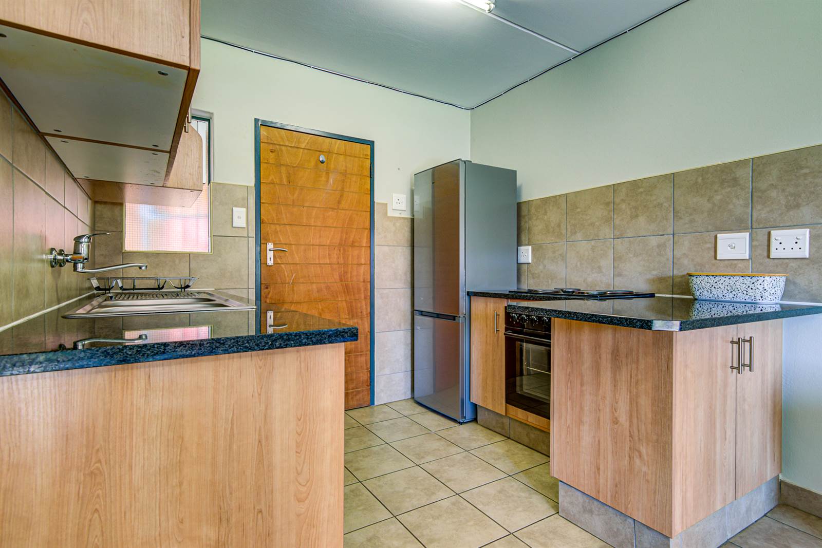 2 Bed Apartment in Pimville photo number 5