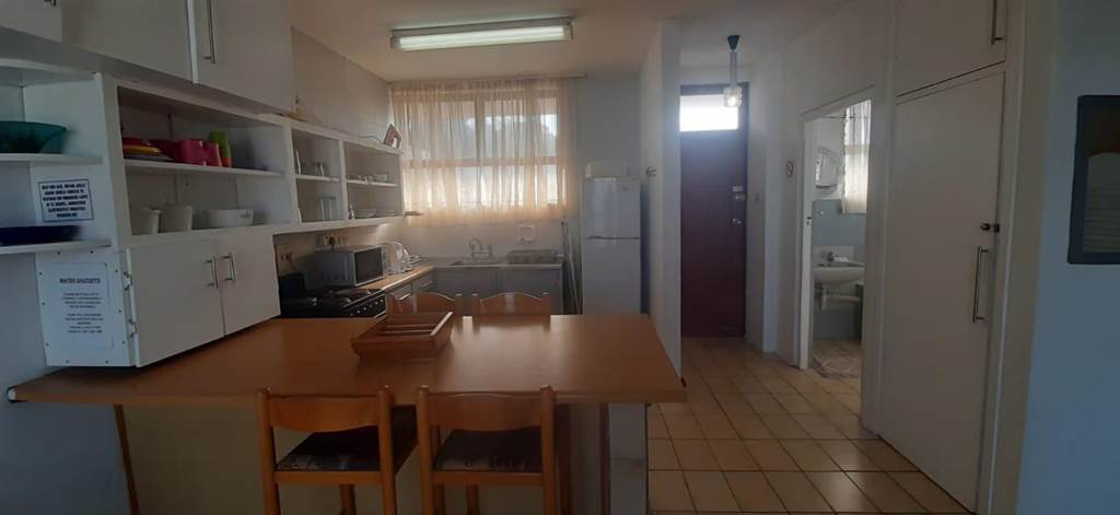 1.5 Bed Apartment in Ballito photo number 8