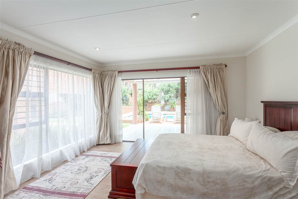 3 Bed House in Waterkloof Ridge photo number 16