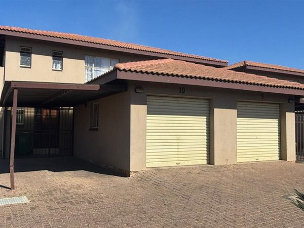 3 Bedroom Townhouse 3 Bedroom Townhouse