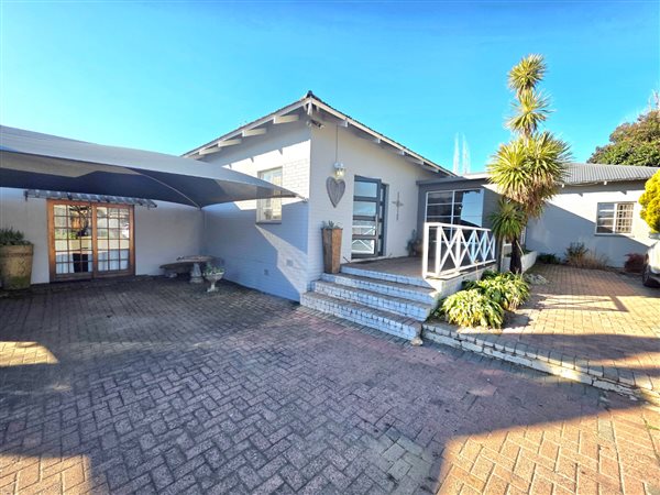 5 Bedroom House 5 Bedroom House