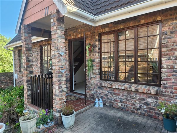 3 Bedroom Townhouse 3 Bedroom Townhouse