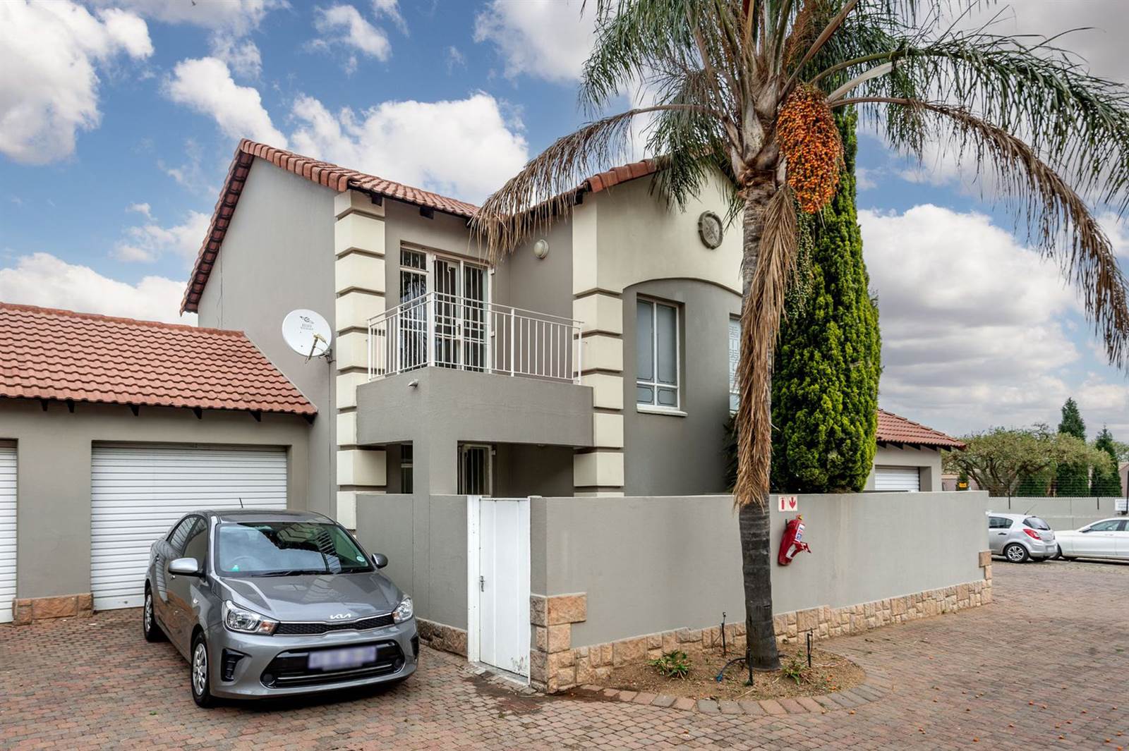 2 Bed Duplex in Sunninghill photo number 1