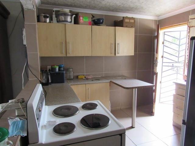 2 Bed House in Lethlabile photo number 14
