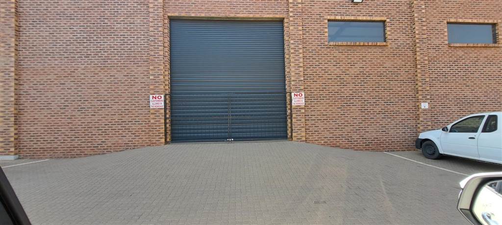 586  m² Commercial space in Middelburg Central photo number 4