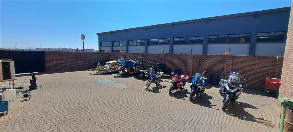 586  m² Commercial space in Middelburg Central photo number 8
