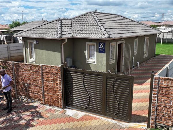 3 Bedroom Simplex 3 Bedroom Simplex