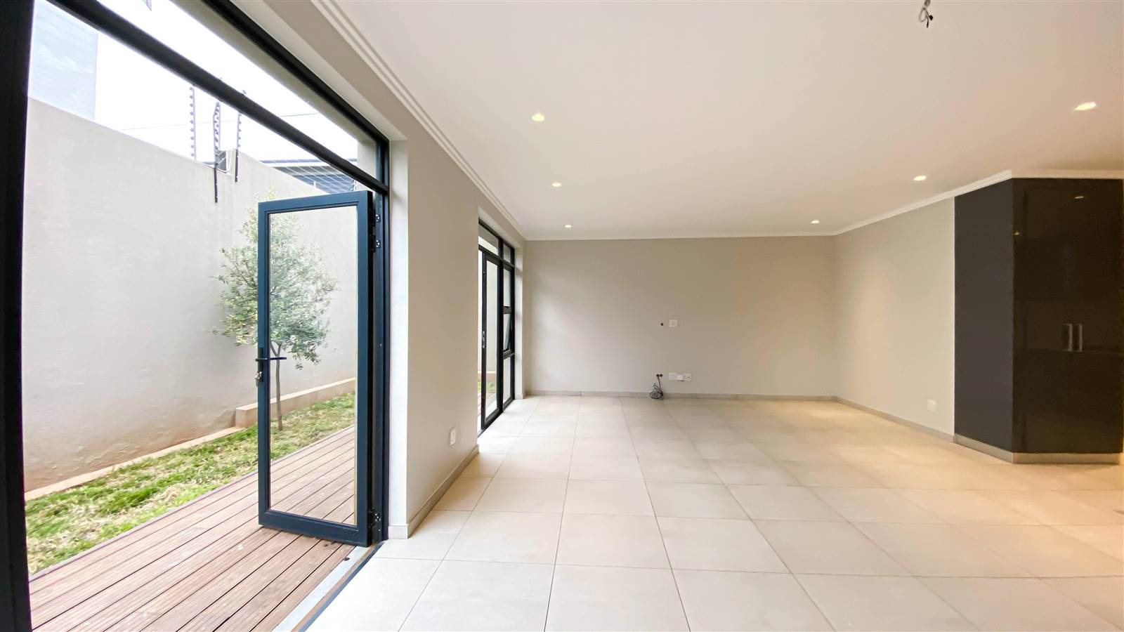 4 Bed Cluster in Bryanston photo number 11