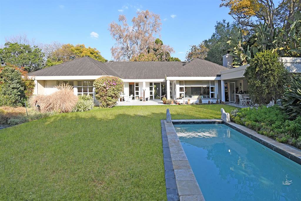 4 Bedroom House 4 Bedroom House