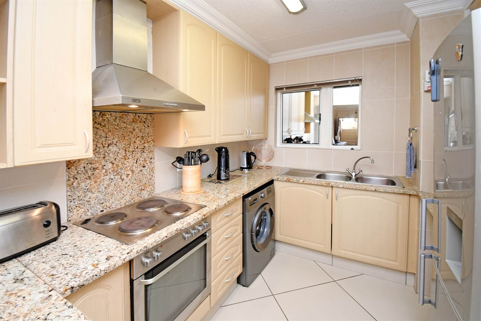 4 Bed Apartment in Northcliff photo number 4