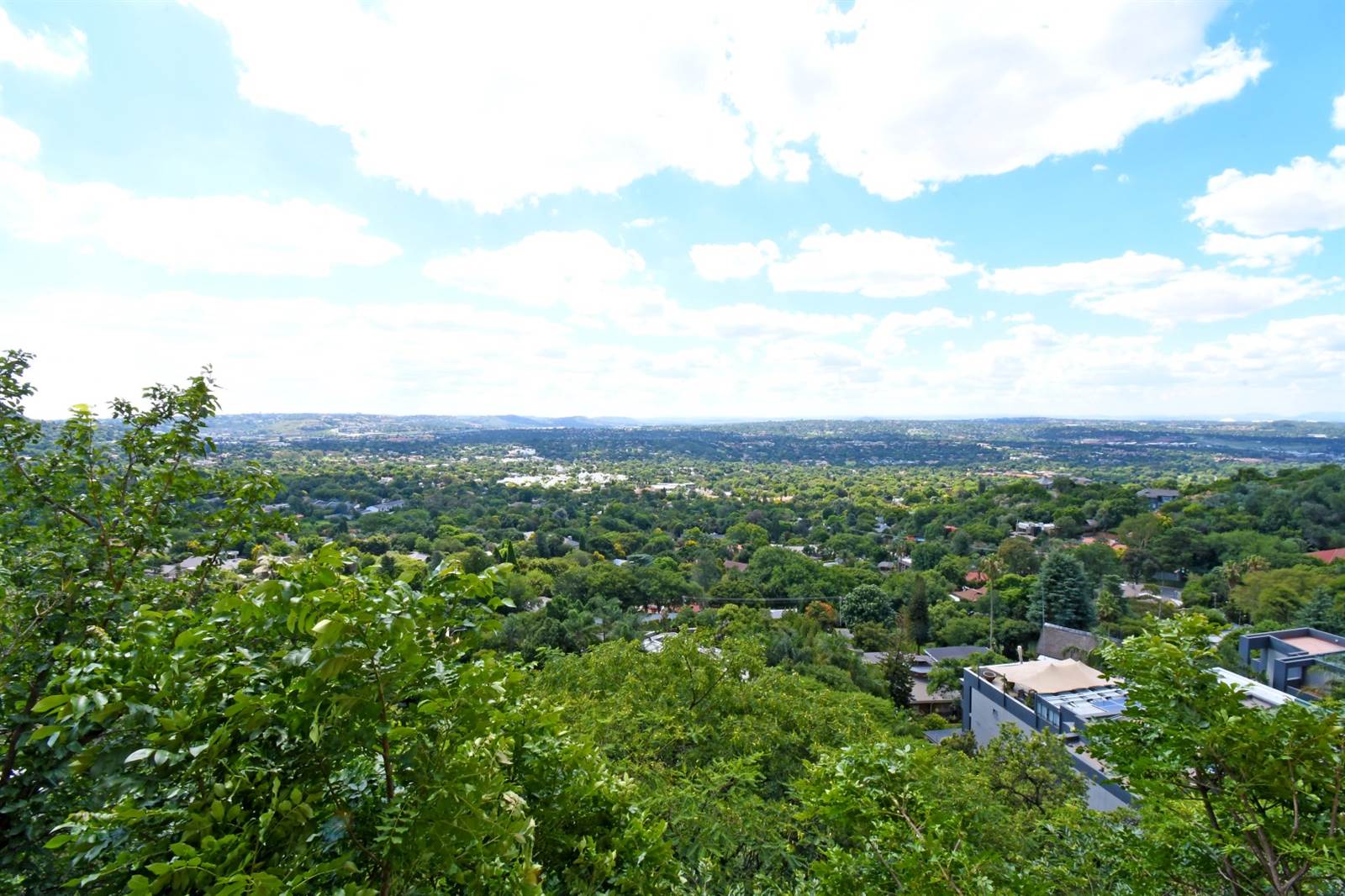 4 Bed Apartment in Northcliff photo number 7