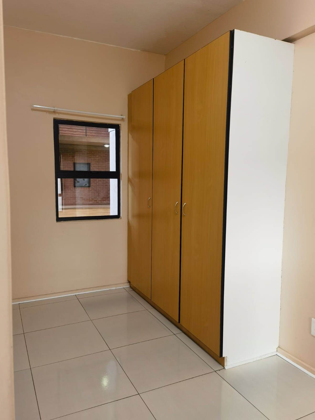 2 Bed Apartment in Milpark photo number 8