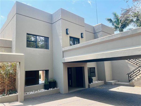 4 Bedroom House 4 Bedroom House