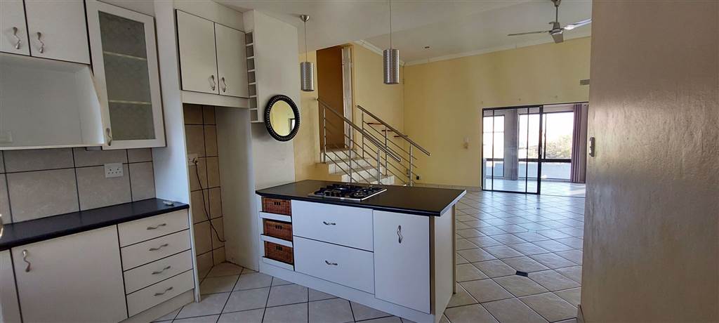 3 Bed House in Kungwini Country Estate photo number 3