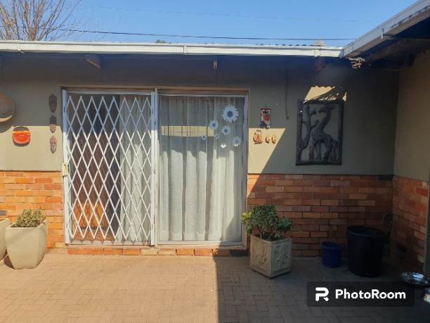 3 Bed House in Brenthurst photo number 25