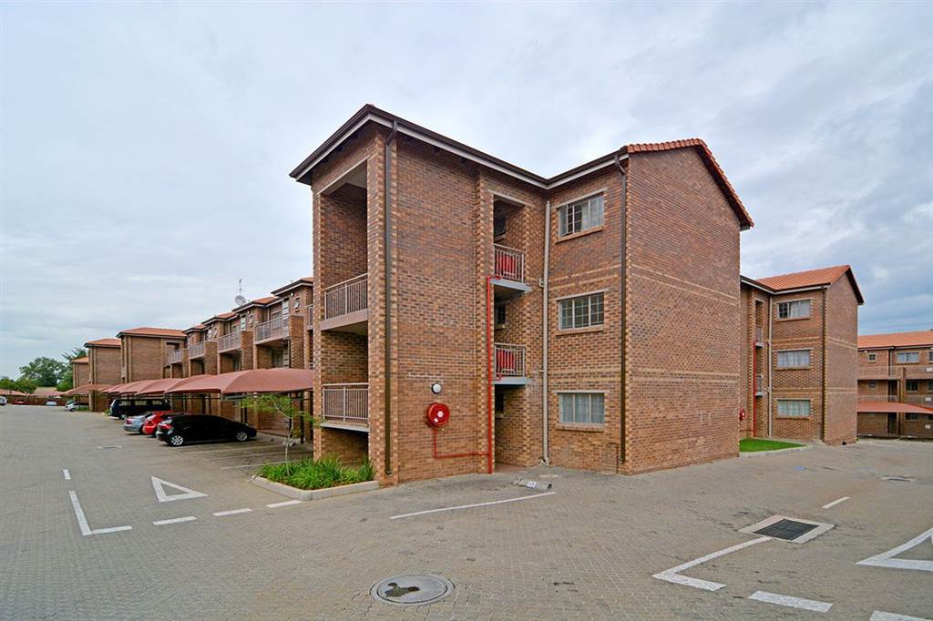 2 Bed Apartment in Edenvale photo number 26