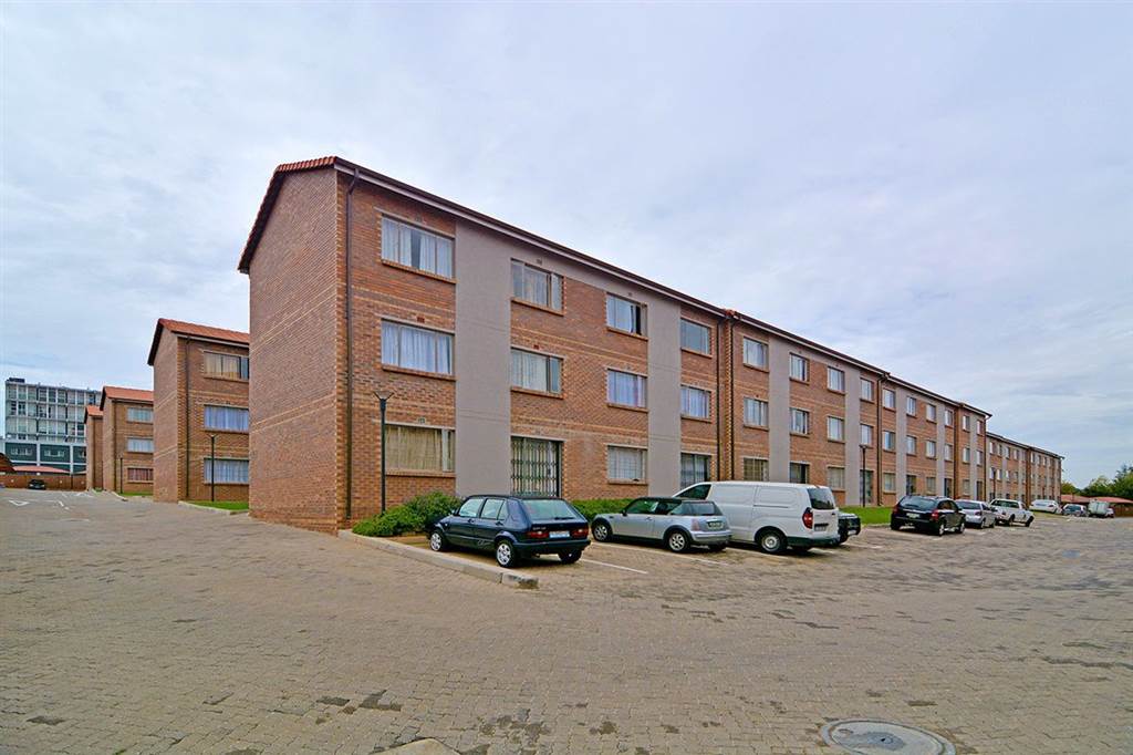 2 Bed Apartment in Edenvale photo number 25