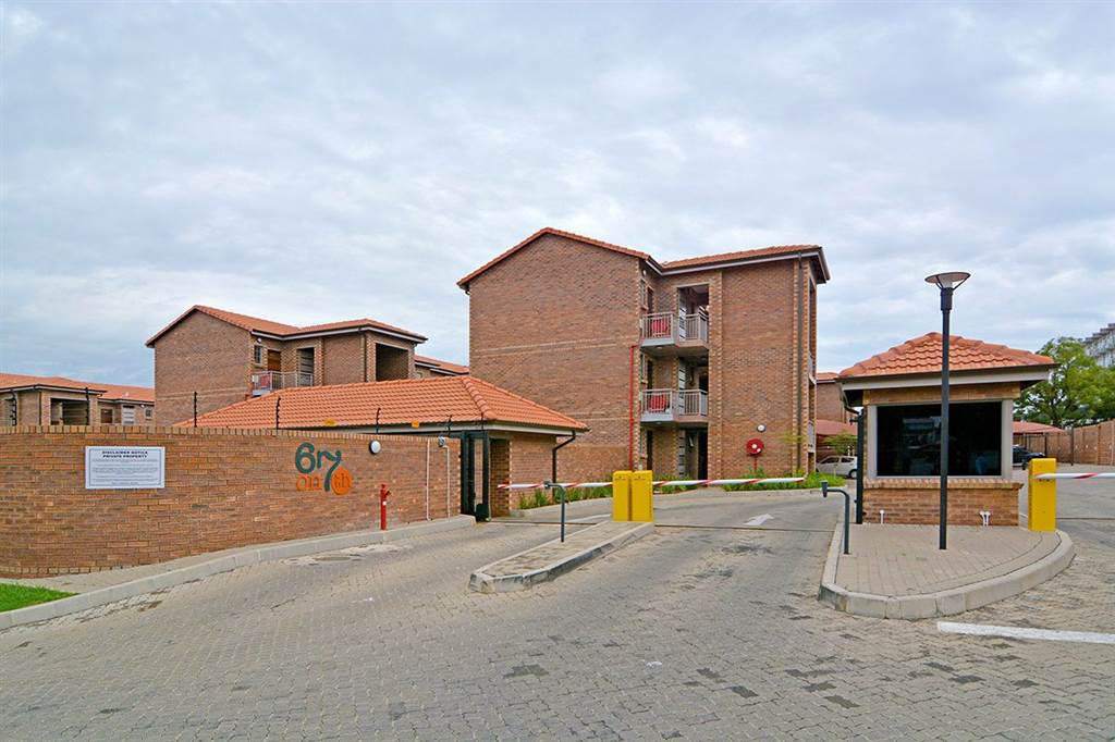2 Bed Apartment in Edenvale photo number 30