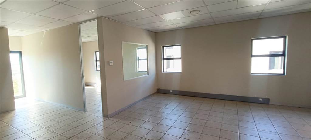 84  m² Commercial space in Hazeldean (Silverlakes Surroundings) photo number 6
